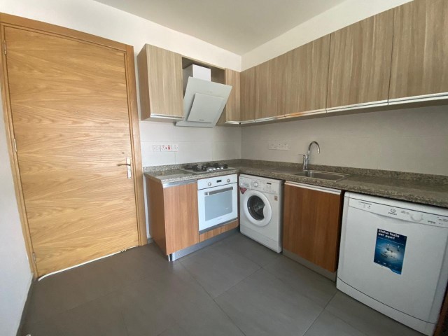 GİRNE LAVAŞ ARKASI ÇOK TEMİZ     2+1    DAİRE