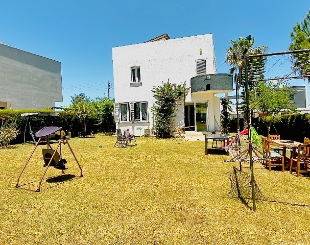 Einfamilienhaus zum Verkauf in Gehweite zum Meer ** 