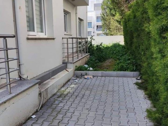 Nikosia Zentrum Ortaköy im Erdgeschoss Wohnung mit gewerblicher Genehmigung ** 