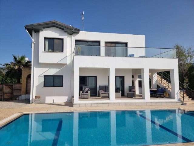 4 BEDROOM VILLA FOR SALE IN ESENTEPE WITH AN UNBEATABLE STUNNING VIEW!!