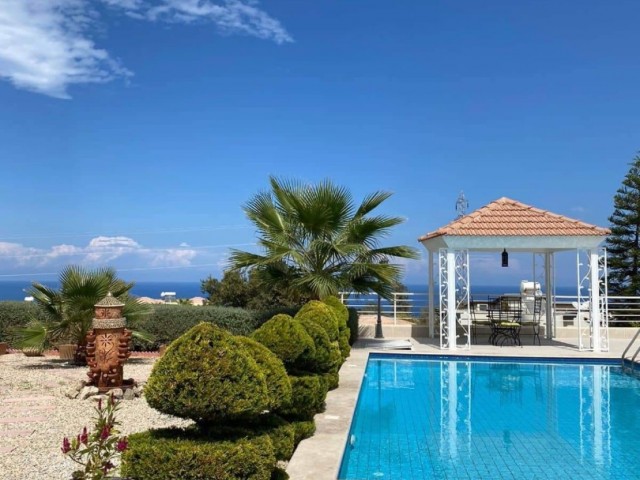 Lux villa for rent in Bellapais 