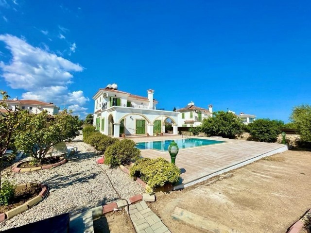 3+1 TAGESMIETE VILLA MIT PRIVATEM POOL IN GİRNE OZANKÖY 