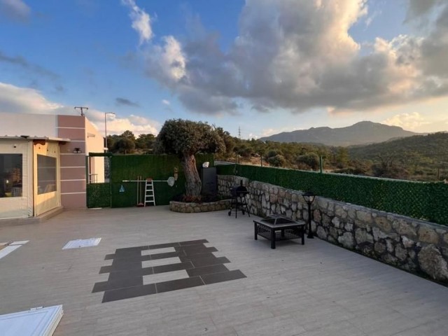 EIN RUHIGES UND FRIEDLICHES HAUS, WO SIE EINEN HERRLICHEN BLICK AUF DAS MEER UND DIE BERGE ZUSAMMEN IN DER KARAAGAC BEREICH FINDEN KÖNNEN, KANN IHR SEIN. . . 