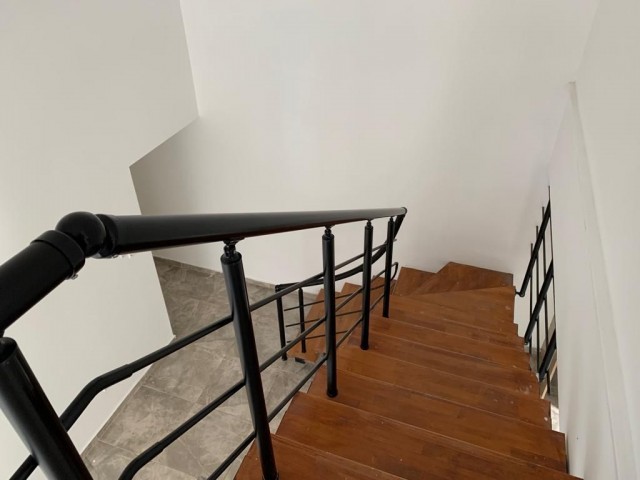 KACIRILMAZ FIRSAT LOFT DAIRE 3 YATAK ODALI - ALSANCAK - 