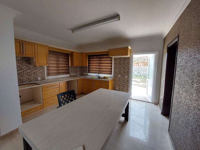 Arabkoy, satilik 3+1 villa, deniz ve dağa manzarali +905428777144 English,  Türkçe, Русский