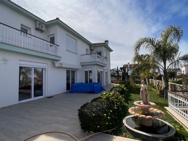 Villa zu verkaufen in Catalkoy mit unverbaubarem Meerblick!