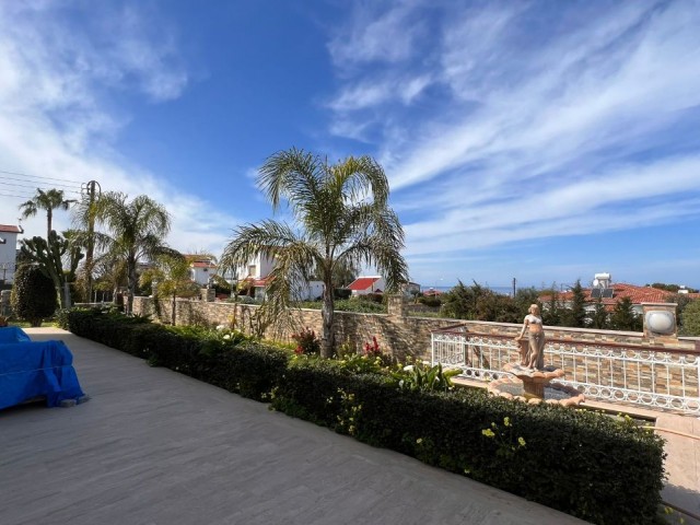 Villa zu verkaufen in Catalkoy mit unverbaubarem Meerblick!