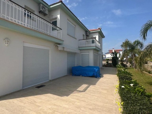 Villa zu verkaufen in Catalkoy mit unverbaubarem Meerblick!