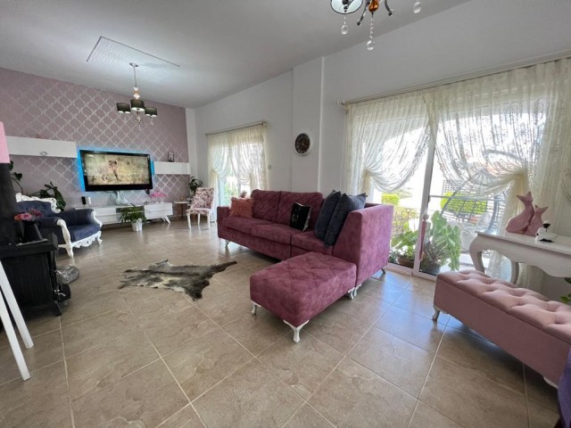 VILLA MIT 3 SCHLAFZIMMERN UND GEMEINSAMER POOL IN KYRENIA - ÇATALKÖY