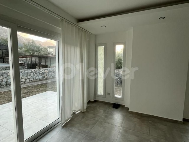 VILLA FOR SALE BETWEEN OZANKOY BEYLERBEYI 