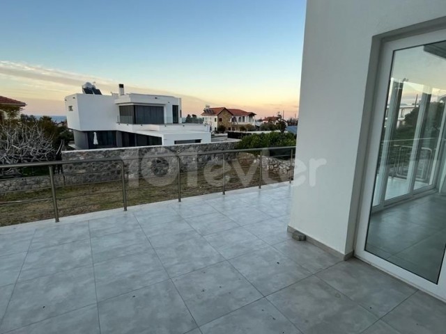 VILLA FOR SALE BETWEEN OZANKOY BEYLERBEYI 