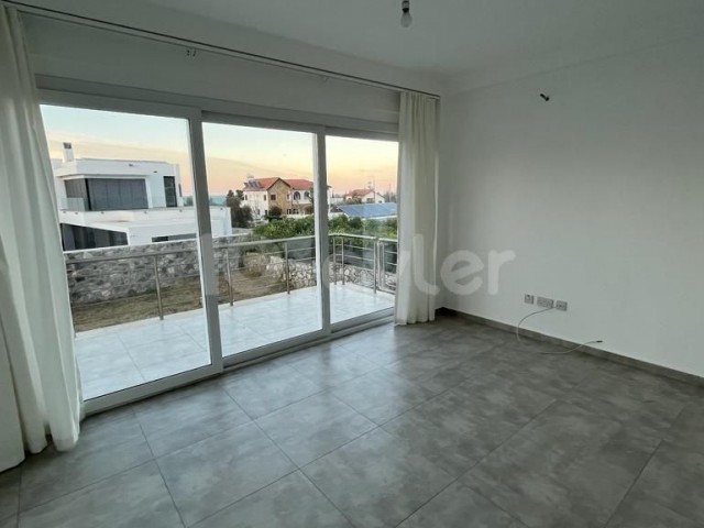 VILLA FOR SALE BETWEEN OZANKOY BEYLERBEYI 