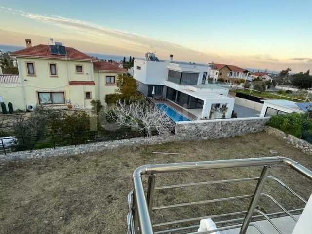 VILLA FOR SALE BETWEEN OZANKOY BEYLERBEYI 