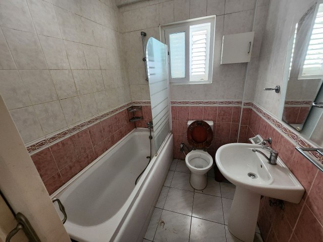 In the center of Kyrenia, 3+1 furnished flat, 5 minutes walking distance from the center +905428777144 English, Turkish, Русский