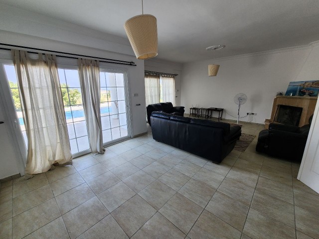 Karşıyaka,  5+1 özel havuzlu satilik villa, 1336 m2 arazi +905428777144 English,  Türkçe,  Русский