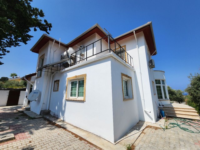 Каршияка, вилла 5+1 с частным бассейном на продажу, земля 1336 м2 +905428777144 Английский, Турецкий, Русский