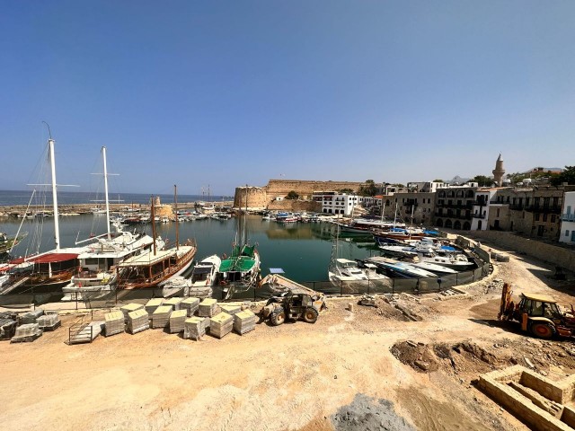 FLAT FOR SALE IN KYRENIA PORT, THE PEARL OF THE MEDITERRANEAN, THE HISTORICAL CITY OF THE NORTHERN COASTS OF CYPRUS