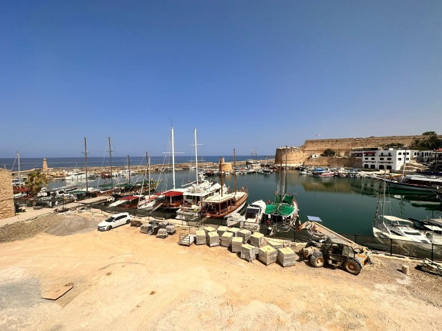 FLAT FOR SALE IN KYRENIA PORT, THE PEARL OF THE MEDITERRANEAN, THE HISTORICAL CITY OF THE NORTHERN COASTS OF CYPRUS