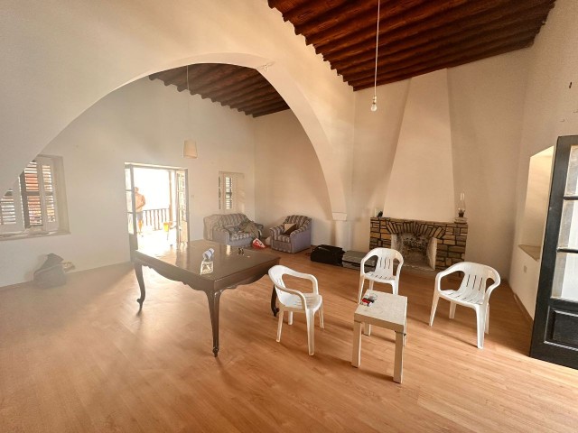 FLAT FOR SALE IN KYRENIA PORT, THE PEARL OF THE MEDITERRANEAN, THE HISTORICAL CITY OF THE NORTHERN COASTS OF CYPRUS