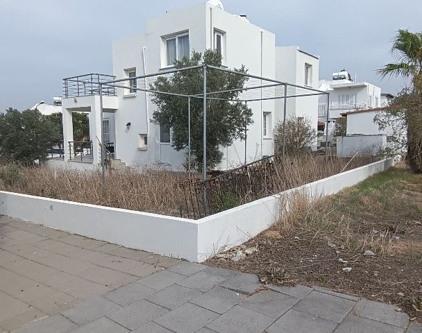 Sadrazamköy de Yazlık Eşyalı Satılık İkiz Villa