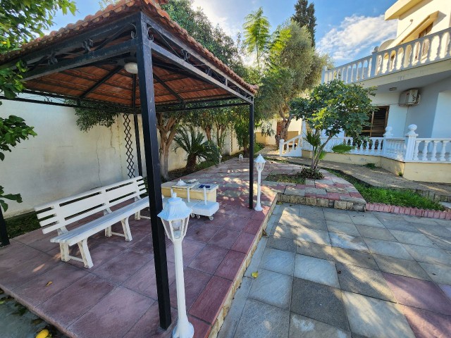 Bellapais, türkische 3+2-Villa zum Verkauf +905428777144