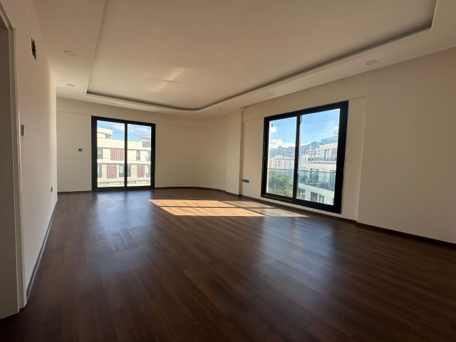 GİRNENİN KALBİNDE DUBLEX ÖZEL HAVUZLU SATILIK PENTHOUSE