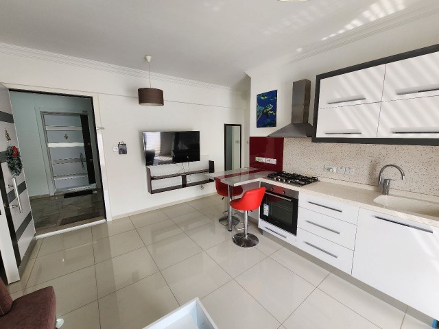 Kyrenia center, 2+1 flat for rent, close to the snow market +905428777144 Русский, Turkish, English