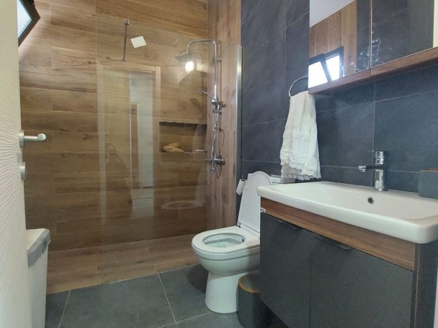 Alsancak, unbewohntes 2+1 Penthouse zu vermieten +905428777144 Russisch, Türkisch, Englisch