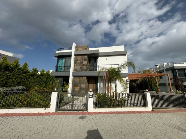 LUXUSVILLA MIT 3 SCHLAFZIMMERN UND MEERBLICK ZU VERKAUFEN IN KYRENIA ALSANCAK!