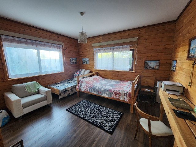 Ein einzigartiges Holzhaus auf der Insel! 4+1 Villa 280 m2 innerhalb von 1 Dekar +905428777144 Englisch, Türkisch, Russisch