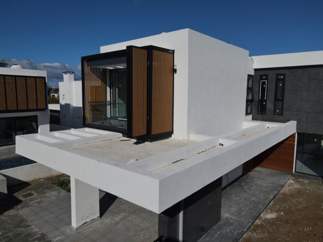 Edremit, die Tat ist fertig! zu verkaufen Luxusvilla 4+1 mit privatem Pool, 5 WC +905428777144 Russisch, Türkçe, Englisch