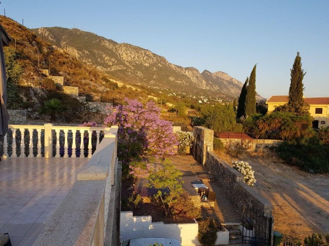 7+5 Villa mit Meer- und Bergblick!