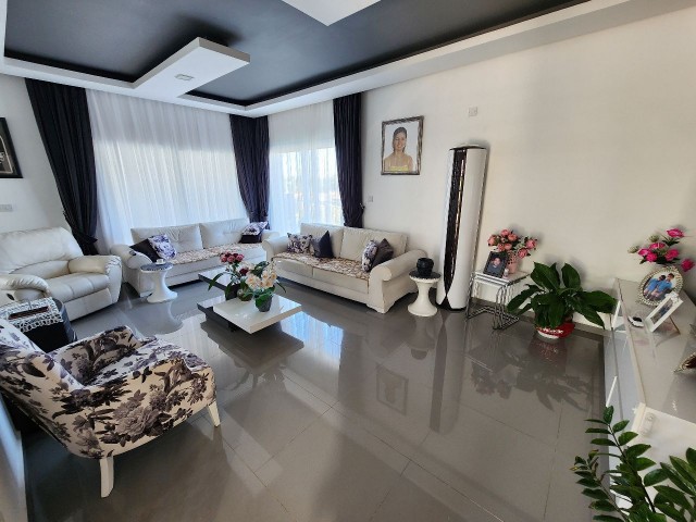 Catalkoy, günlük full eşyalı, havuzlu, 4+1 villa +905428777144 English,  Türkçe,  Русский 