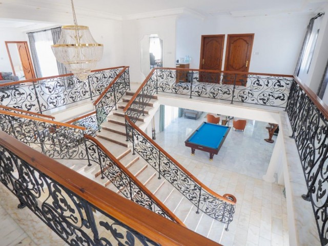 DIESE EINZIGARTIGE VILLA MIT 5 SCHLAFZIMMERN IN GIRNE CATALKOY