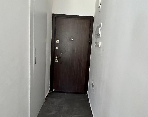 KKTC GİRNE KARAOĞLANOĞLU'NDA 1+1 SATILIK FIRSAT ÇATI TERASLI DAİRE !