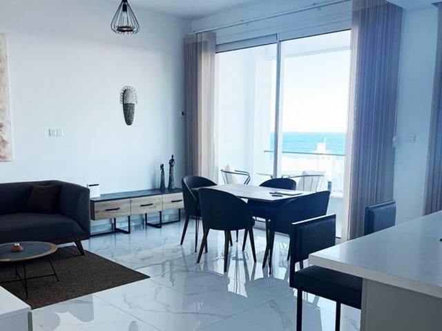 PENTHOUSE-WOHNUNG MIT 2 SCHLAFZIMMERN ZUM VERKAUF MIT MEERBLICK IN KYRENIA BAHCELI