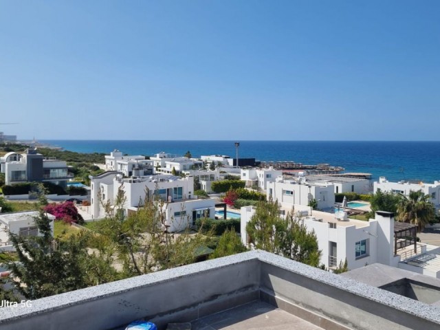 GIRNE/ CATALKOY'DE MUHTESEM 4 YATAK ODALI MODERN VILLA 