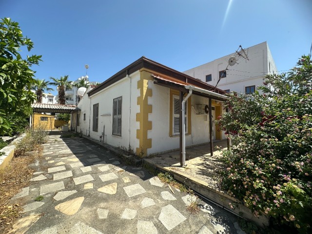 COMMERCIAL BUILDING IN KYRENIA CENTER