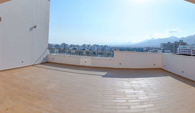 Kıbrıs Girne Merkezde Satılık 3+1 Duplex Penthouse