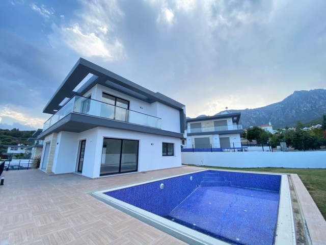 Ultra Luxury 4 + 1 freistehende Villa mit Berg-und Meerblick in wunderschöner Lage in Zypern Kyrenia Edremit ** 