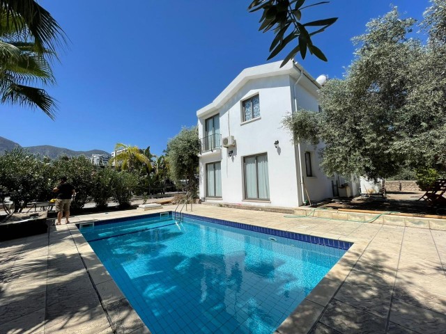 Zypern Kyrenia Doganköy Zu Verkaufen 4 + 1 Freistehende Villa Mit Pool Zu Verkaufen ** 