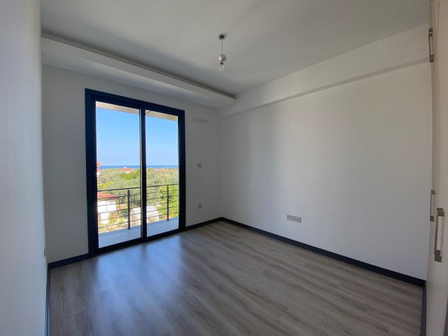 Sea and Mountain View Flat for Sale in Girne Ozanköy ** 