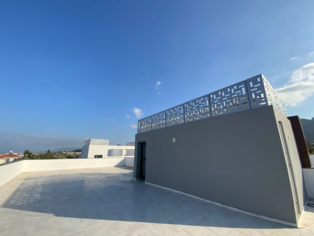 Sea and Mountain View Flat for Sale in Girne Ozanköy ** 