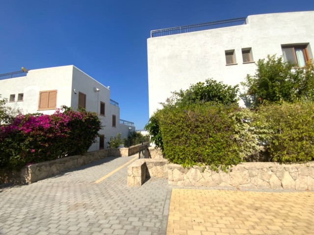 Kıbrıs Girne Karmi Kiralık Havuzlu Deniz Manzaralı 3+1 Dublex Villa