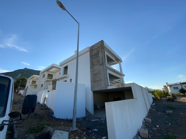 Girne Merkez Satılık Modern ve Lüx 4+1 Villa