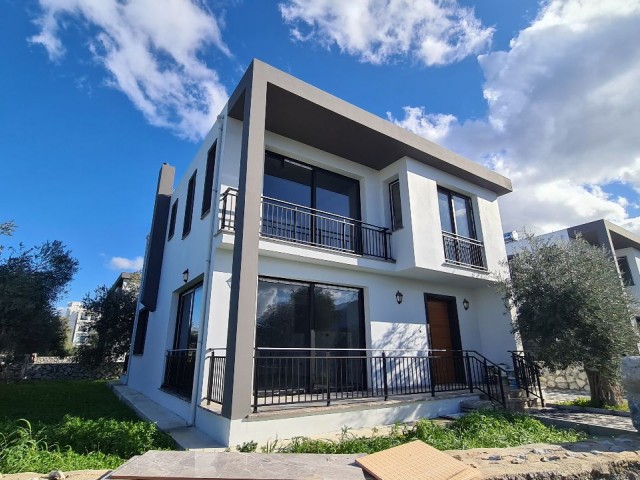 Kıbrıs Girne Çatalköy'de Satılık Modern Villa