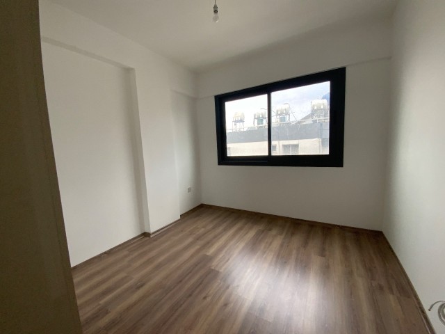 2+1 Wohnung mit Meer-und Bergblick zum Verkauf in Kyrenia Zentrum von Zypern ** 
