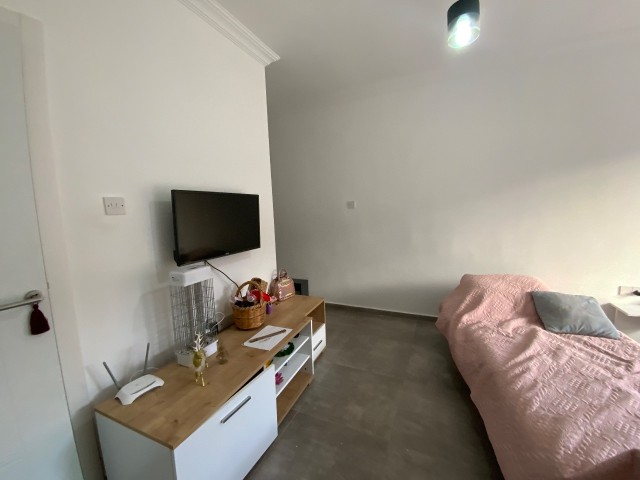 1+1 Wohnung Zum Verkauf In Zypern Kyrenia Karaoglanoglu ** 