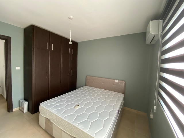 VOLL MÖBLIERTES 2+1 PENTHOUSE ZUR MIETE IN ZYPERN KYRENIA ZENTRUM ** 