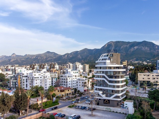 LUXUS 2 + 1 PENTHOUSE ZU VERMIETEN IN KYRENIA ZENTRUM ** 